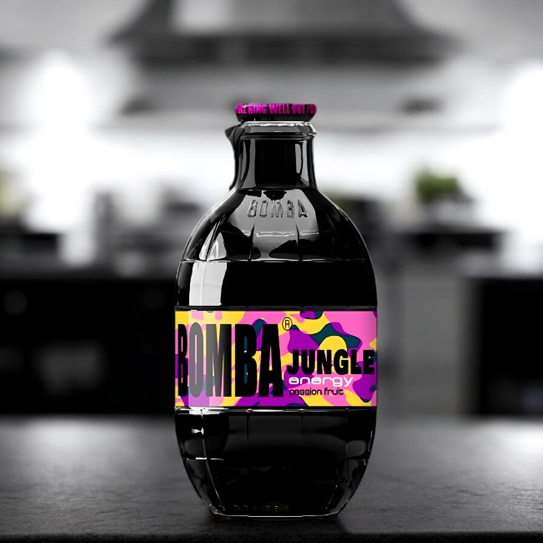 Bomba Energy Drink "Jungle" mit Passionsfruchtgeschmack, die schwarze Flasche hat einen Flascheninhalt von 250ml. Diese findest du in unserem Online-Candyshop