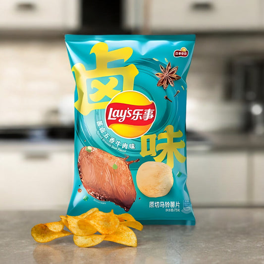 Lay's Spicy Braised Beef Asia 70g, knusprige Chips mit würzigem, geschmortem Rindfleischaroma.