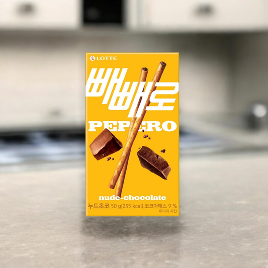 Lotte Pepero Nude Chocolate 37g Packung, knusprige Schokoladen-Sticks mit zartschmelzender Nude Chocolate.