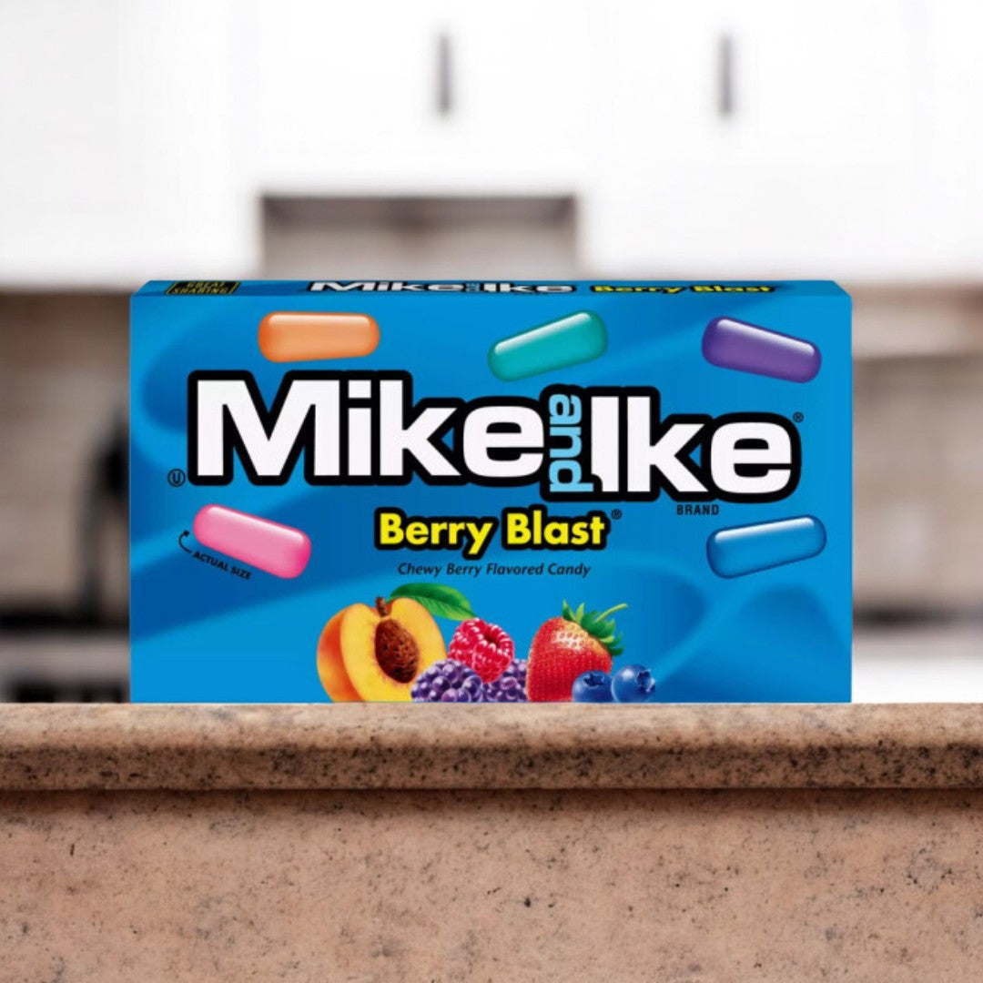 Mike & Ike Berry Blast 141g, kaubare Fruchtbonbons mit verschiedenen Beeren-Geschmacksrichtungen.