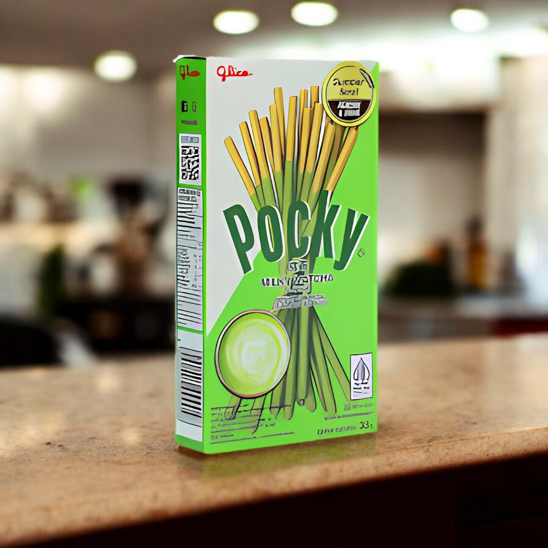 Pocky Milky Matcha - Diese knallgrünen knusprigen Kekssticks sind umhüllt von einer cremigen Matcha-Schicht mit weißer Schokolade, die ein einzigartiges Geschmackserlebnis bietet.