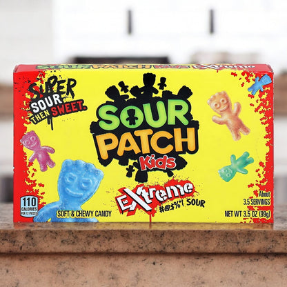 Sour Patch Kids Extreme Sour 99g, extrem saure Fruchtgummis in verschiedenen Geschmacksrichtungen.