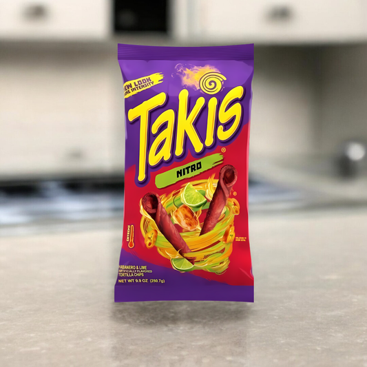 Takis Nitro 92,3g Packung, feurige Chips mit scharfen Gewürzen und Limettengeschmack für ein aufregendes Snack-Erlebnis.