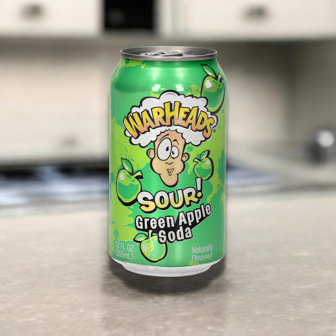 Warheads Sour Green Apple Soda 355ml, erfrischende Limonade mit dem intensiven, sauren Geschmack von grünen Äpfeln für ein einzigartiges Geschmackserlebnis.