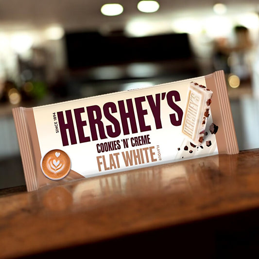 Hershey's Flat White 90g  Tauche ein in puren Genuss mit der Hershey's Flat White Schokoladetafel! 